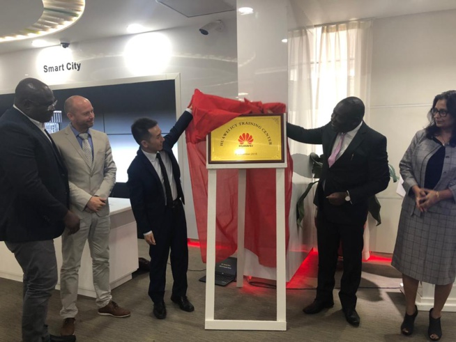 Ghana: Huawei lance un centre de formation aux TIC