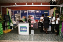 Salon de la monétique en Côte d'Ivoire : améliorer les services bancaires grâce au développement des TIC Salon de la monétique en Côte d'Ivoire : améliorer les services bancaires grâce au développement des TIC