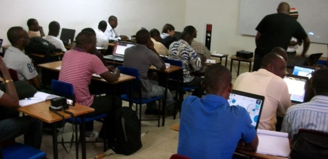 COTE D’IVOIRE: UTILISATION DES TIC POUR LA REFORME DE L’ENSEIGNEMENT COTE D’IVOIRE: UTILISATION DES TIC POUR LA REFORME DE L’ENSEIGNEMENT