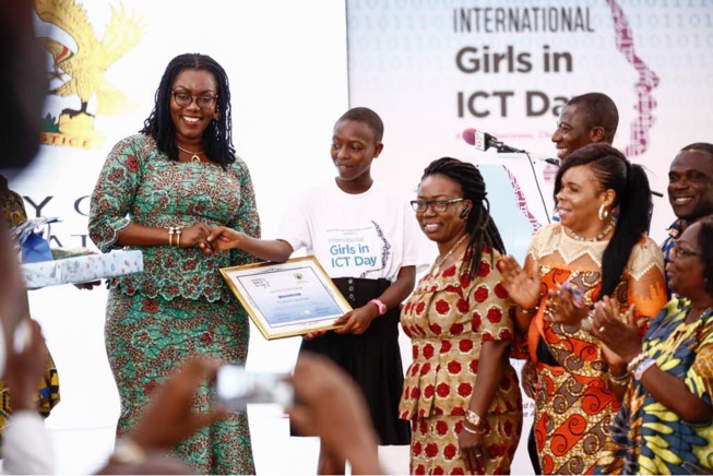 Ghana : 5 000 filles bénéficieront du programme « Girls in ICT » dans cinq régions Ghana : 5 000 filles bénéficieront du programme « Girls in ICT » dans cinq régions