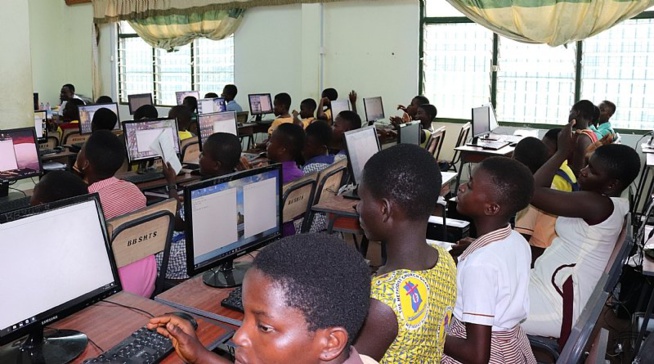 Ghana : 2 000 filles et 200 enseignants recevront une formation en TIC