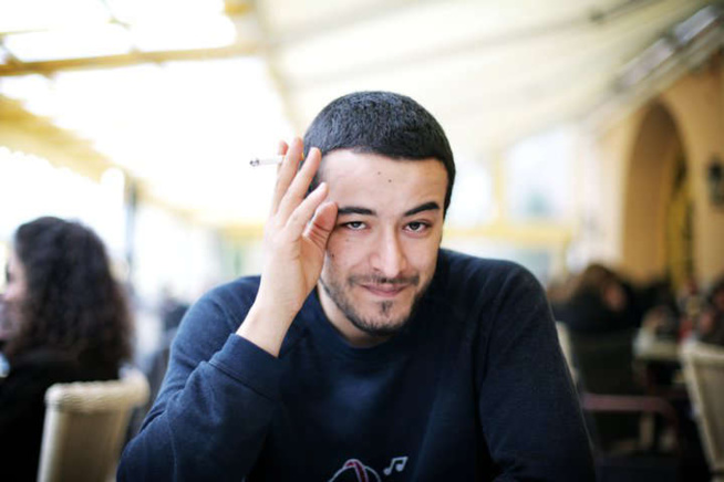 Tunisie: Le juge prononce un non-lieu dans le procès du blogueur Azyz Amami Tunisie: Le juge prononce un non-lieu dans le procès du blogueur Azyz Amami
