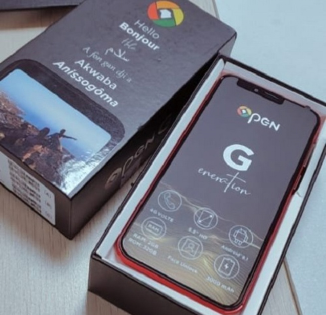 Côte d'Ivoire : le premier smartphone local, accessible en 16 langues Côte d'Ivoire : le premier smartphone local, accessible en 16 langues