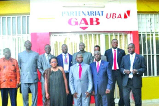 Burkina Faso: la SONAPOST ouvre son premier GAB Burkina Faso: la SONAPOST ouvre son premier GAB