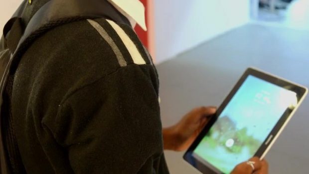 Ile Maurice: des tablettes tactiles offertes aux élèves autrement capables