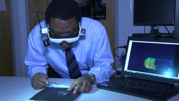 Un scientifique nigérian récompensé pour avoir conçu des lunettes de diagnostic du cancer