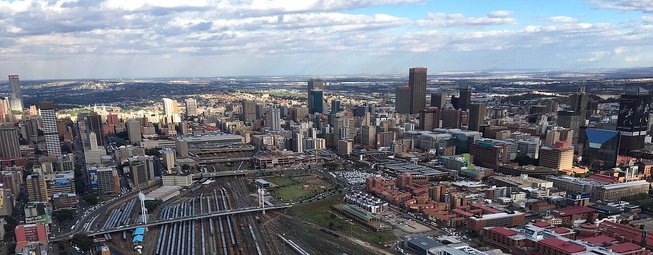 Skyline de Johannesburg, 2017. Wikimedia Commons, licence CC BY 2.0. Skyline de Johannesburg, 2017. Wikimedia Commons, licence CC BY 2.0.