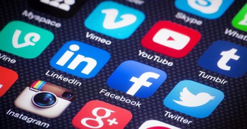 Les africains de plus en plus connectés aux réseaux sociaux Les africains de plus en plus connectés aux réseaux sociaux