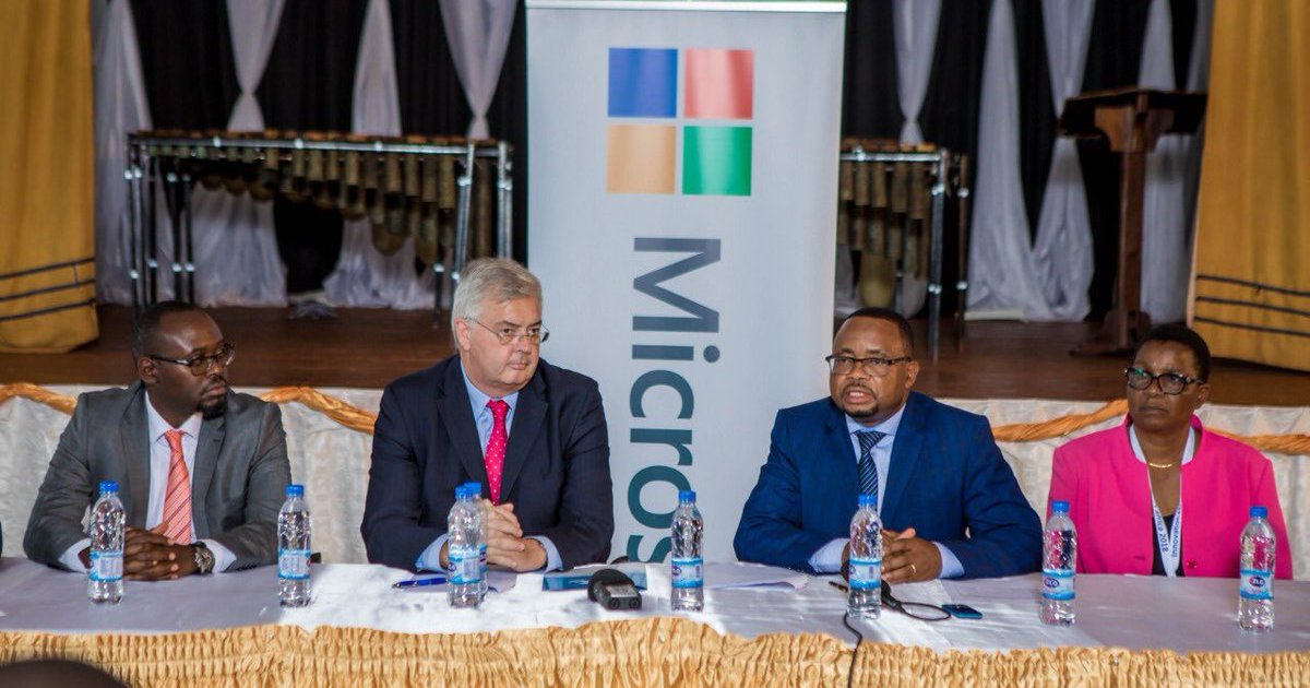 Microsoft va aider les écoles zimbabwéennes à mettre à niveau leurs technologies