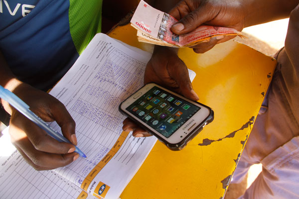 Zimbabwe : les transactions d'argent mobile chutent de 23%