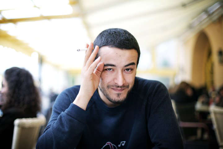 Tunisie: Le juge prononce un non-lieu dans le procès du blogueur Azyz Amami Tunisie: Le juge prononce un non-lieu dans le procès du blogueur Azyz Amami