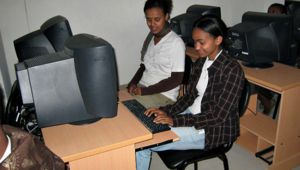 Afrique: L’UIT encourage les carrières des jeunes filles dans les TIC