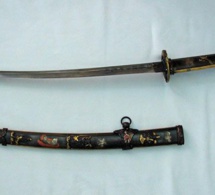 Ile Maurice: Un katana du XIXe siècle en vente "illégale" sur Facebook Ile Maurice: Un katana du XIXe siècle en vente "illégale" sur Facebook
